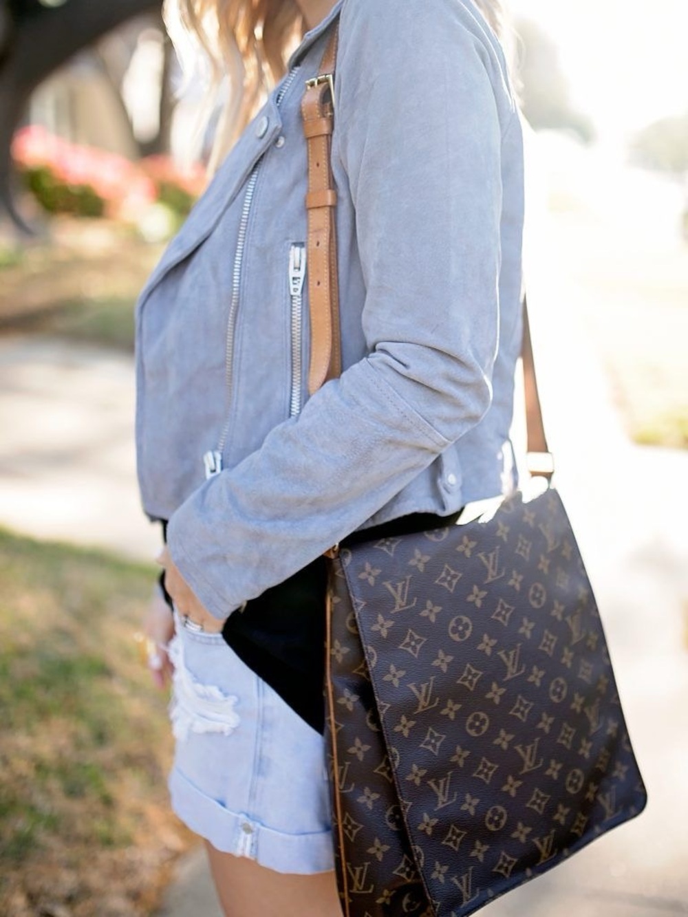 Vintage Louis Vuitton Musette Bag In Monogram Canvas - Picture 2 of 14